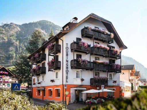 Hotel Touring Predazzo Exteriör bild