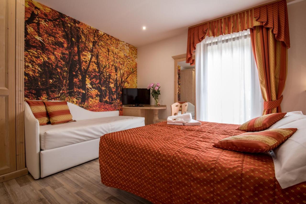 Hotel Touring Predazzo Exteriör bild