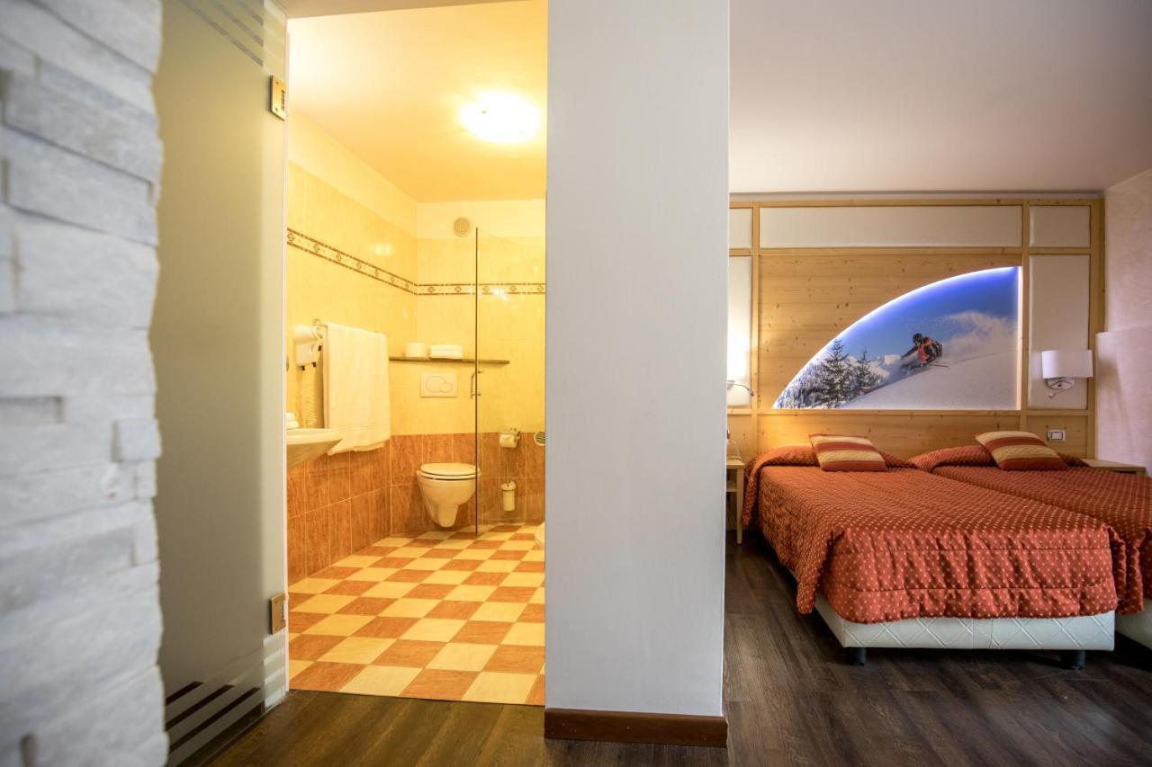 Hotel Touring Predazzo Exteriör bild