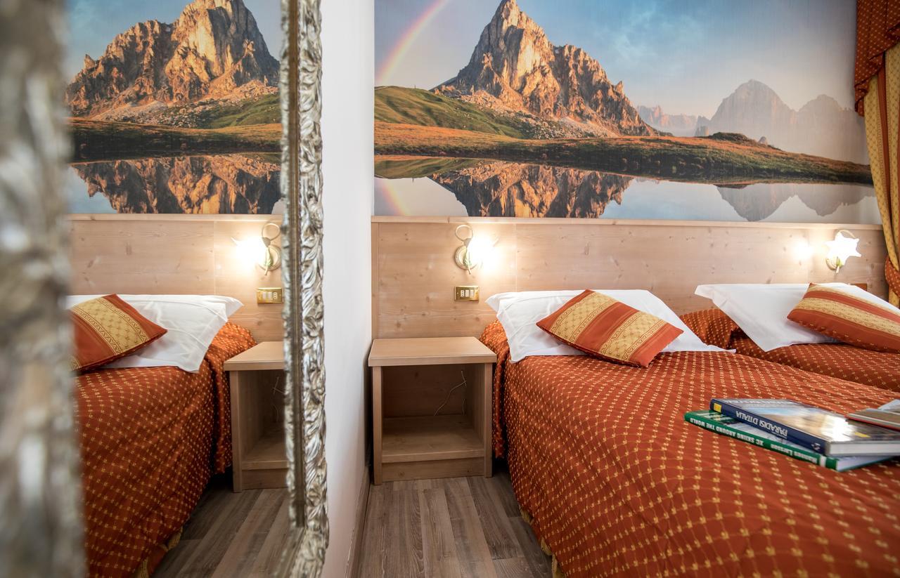 Hotel Touring Predazzo Exteriör bild